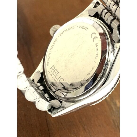 Relic by Fossil Women's Watch ZR12613 Quartz Silver Dial Stainless Steel 26mm - Picture 6 of 13